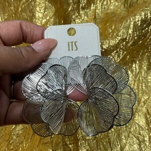 ITS Oversized Silver Wire Flower Statement Earrings – Pierced Ears